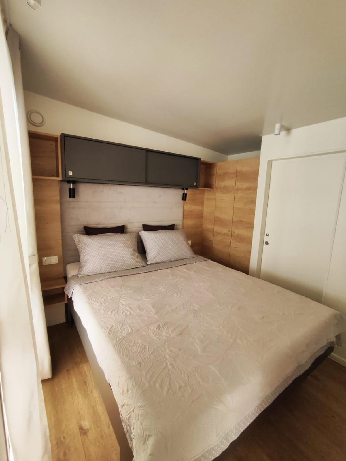 Mobile Home Kala Biograd Na Moru Exterior foto