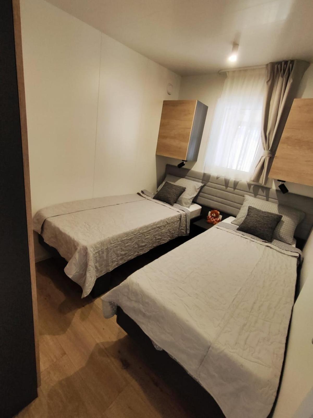 Mobile Home Kala Biograd Na Moru Exterior foto